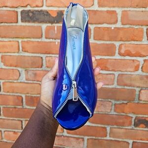 VTG EY Boutique Royal Blue Patent Peep-Toe Heels | Size 10W | Edgy Zipper Detail